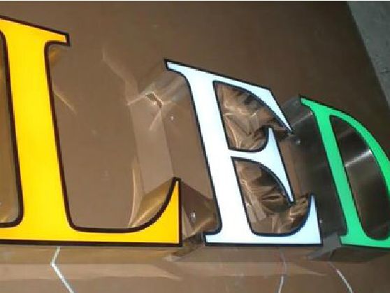 新密介绍LED招牌的基础知识。