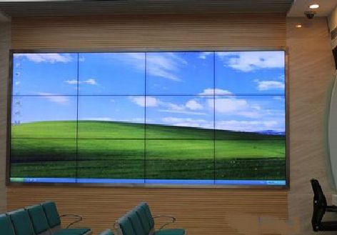 新密液晶拼接屏的另类用法。